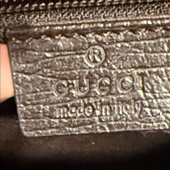 Gucci Supreme Camera Crossbody Bag - Picture 12 of 15